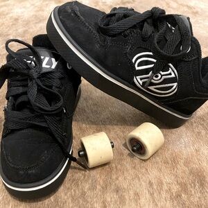 Heelys Boy Black & White Skate Shoes Youth 13C